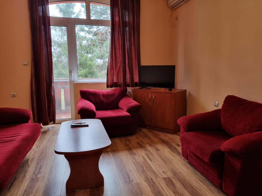 Family Hotel Rujeta Семеен Хотел Ружета - Идеален Център Pavlikeni Zewnętrze zdjęcie